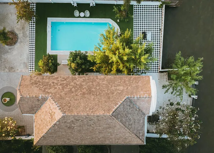 Arpo Pool Riverside *